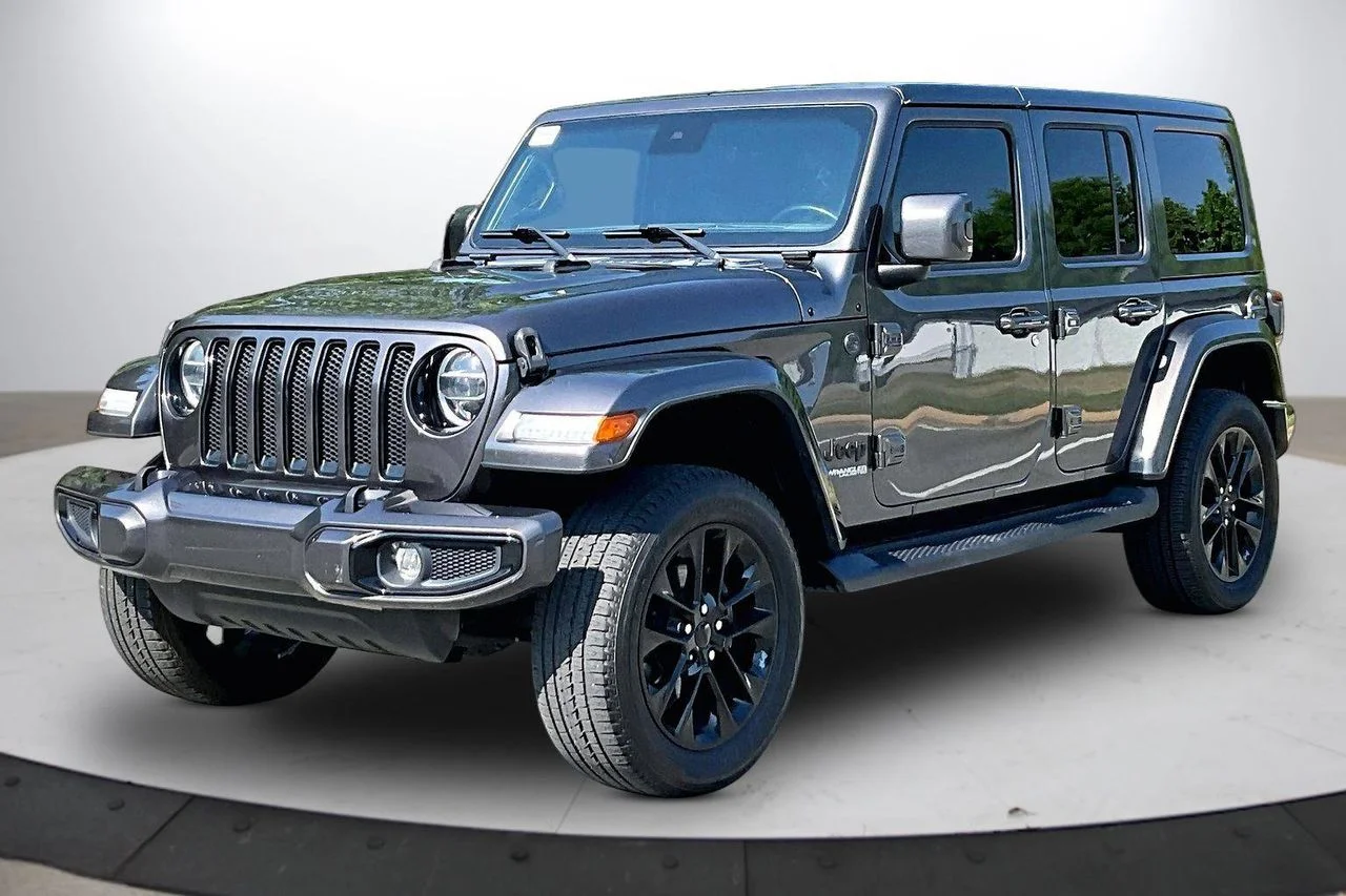 Used 2021 Silver Jeep Sahara High Altitude image 4