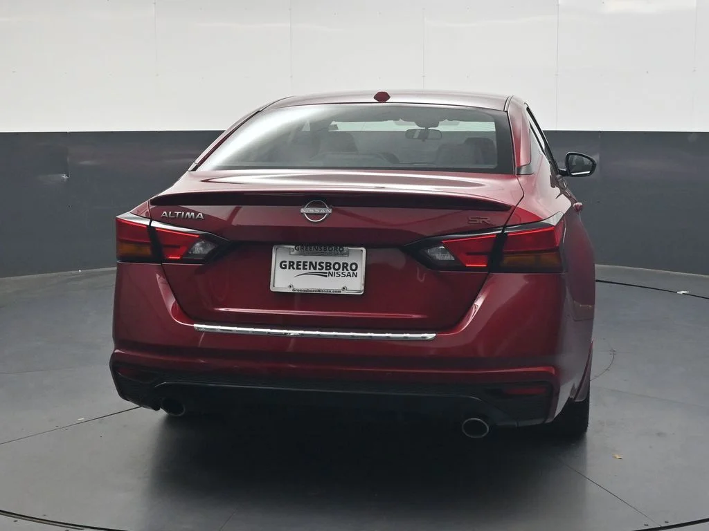 Used 2023 Red Nissan 2.5 SR image 5