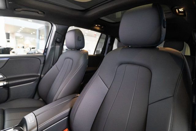 Used 2026 Black Mercedes-Benz GLB 250 image 5