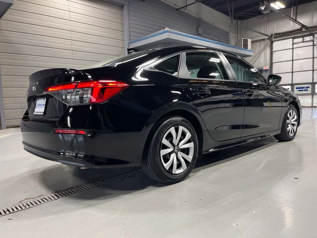 Certified Used 2024 Crystal Black Pearl Honda 2.0L 4D LX image 39