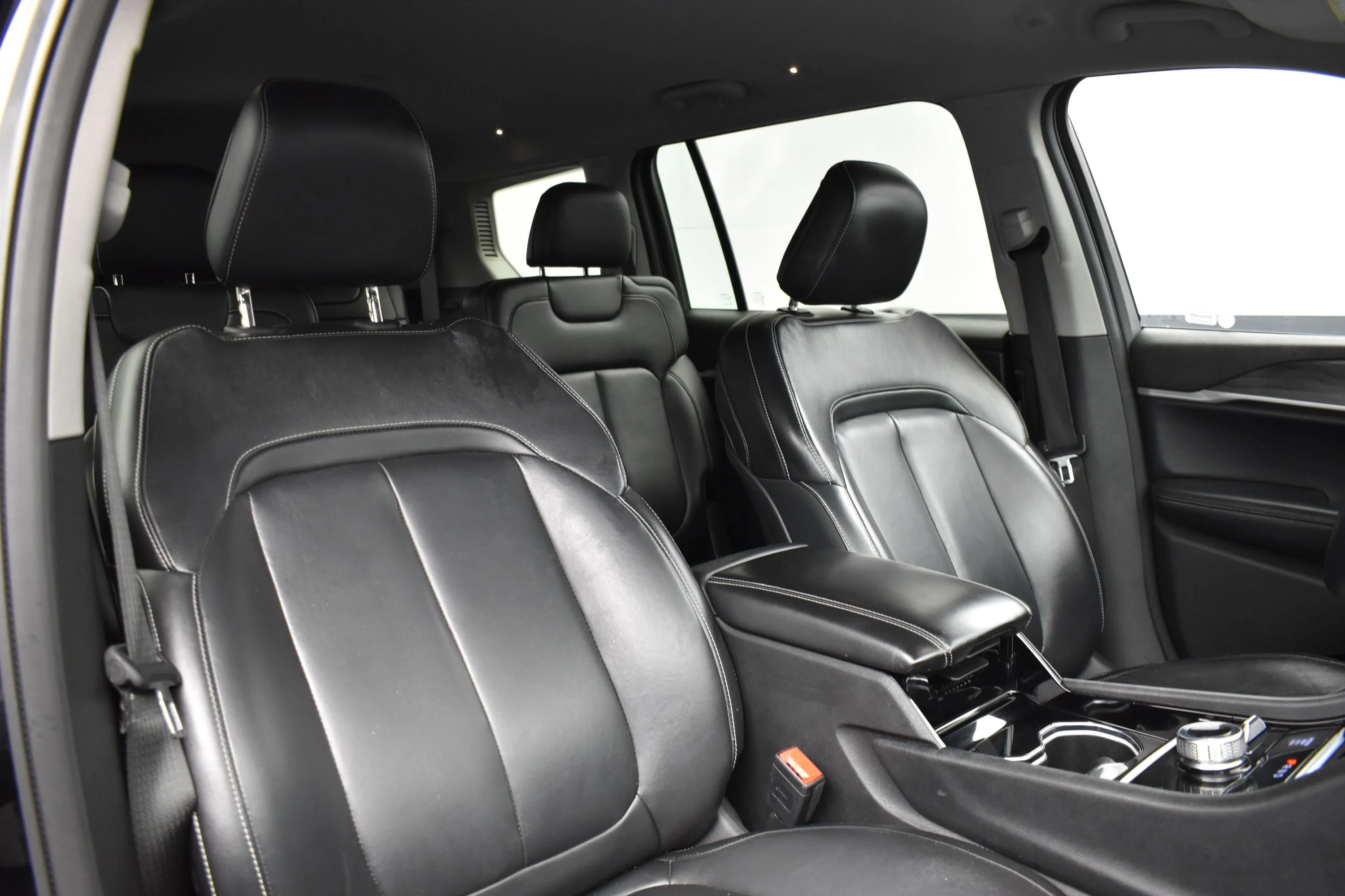 Used 2021 Diamond Black Crystal Pearlcoat Jeep Limited image 18
