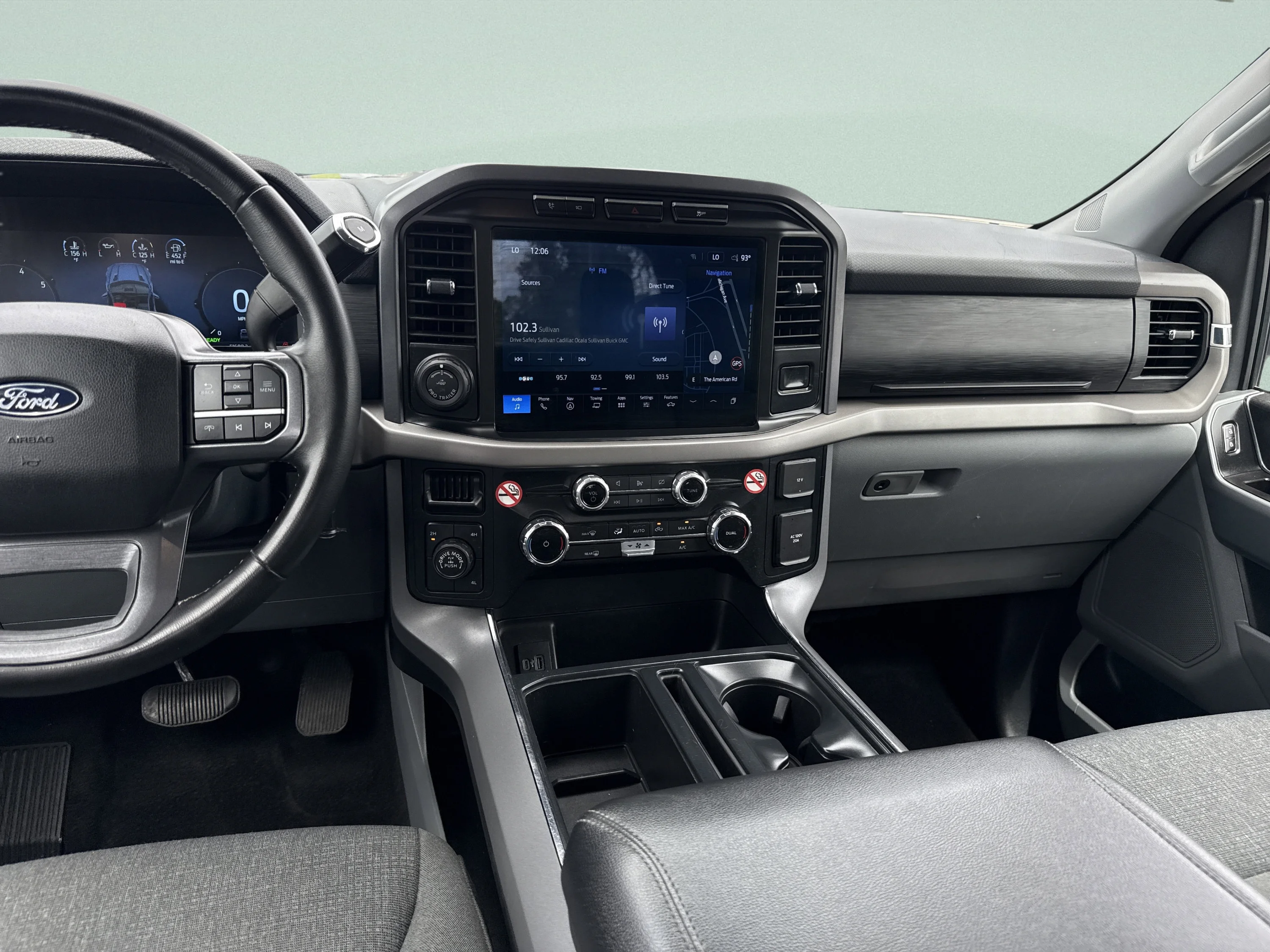 Used 2024 Atlas Blue Metallic Ford XLT image 22