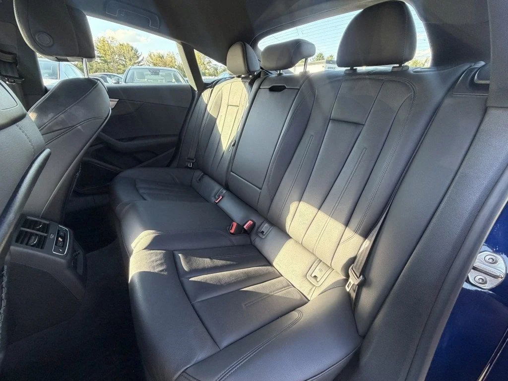 Used 2019 Navarra Blue Metallic Audi  image 29