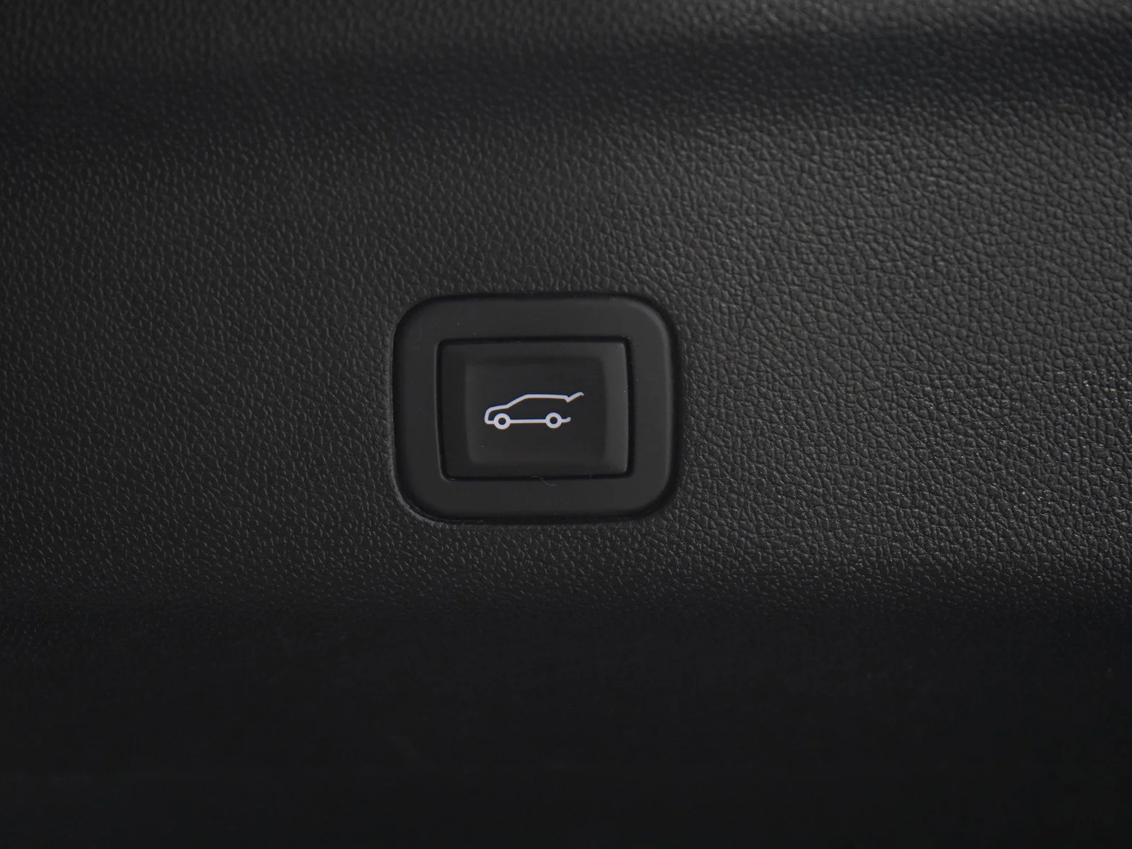 Used 2024 Silver GMC SLT image 18