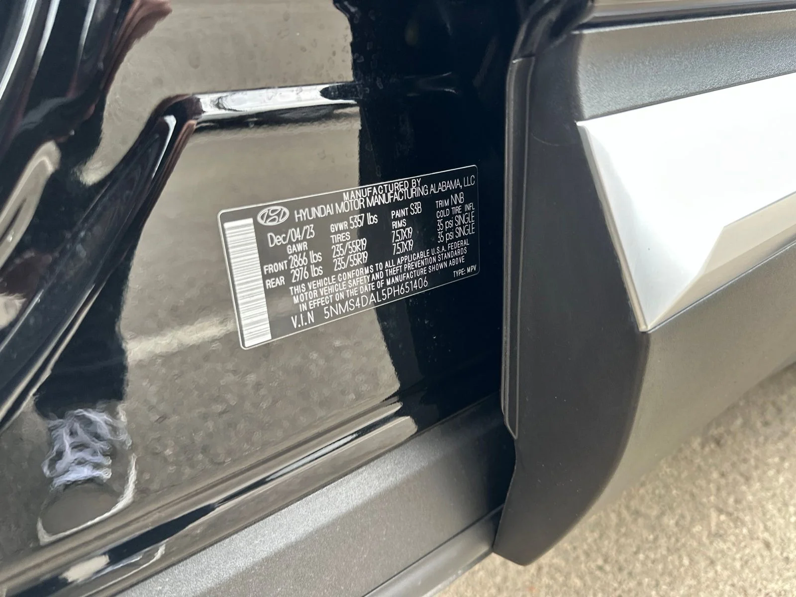 Used 2023 Black Hyundai Limited image 47