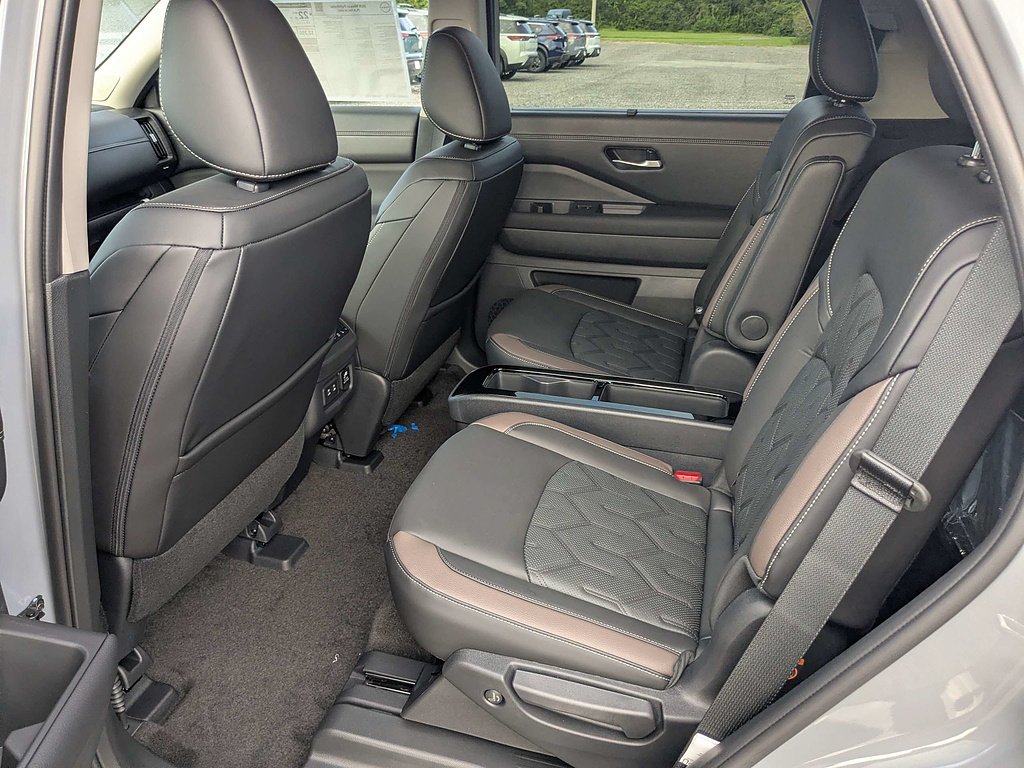 New 2026 Boulder Gray Pearl Nissan Platinum image 14