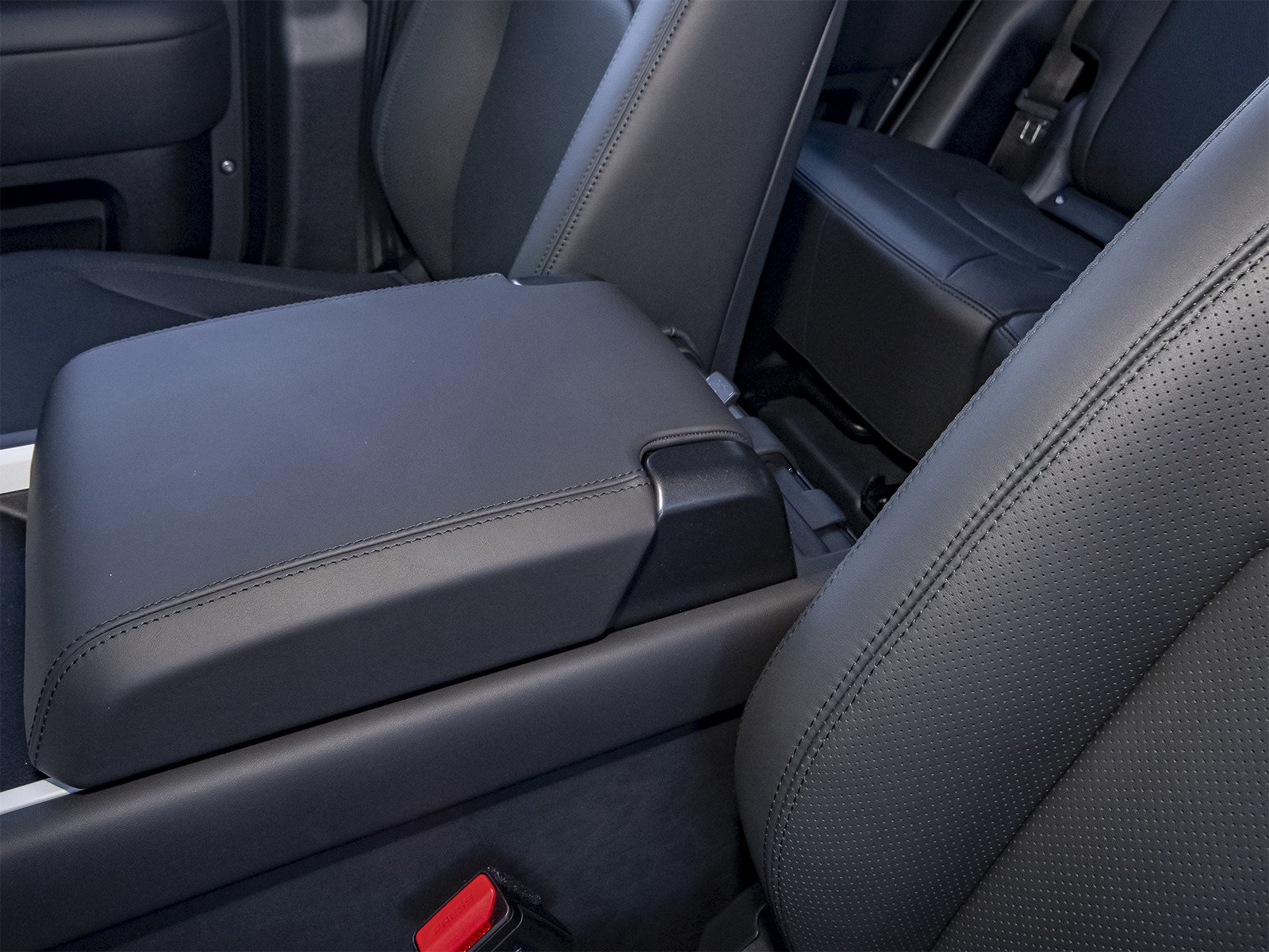 New 2026 Carpathian Grey Land Rover X-Dynamic SE image 27