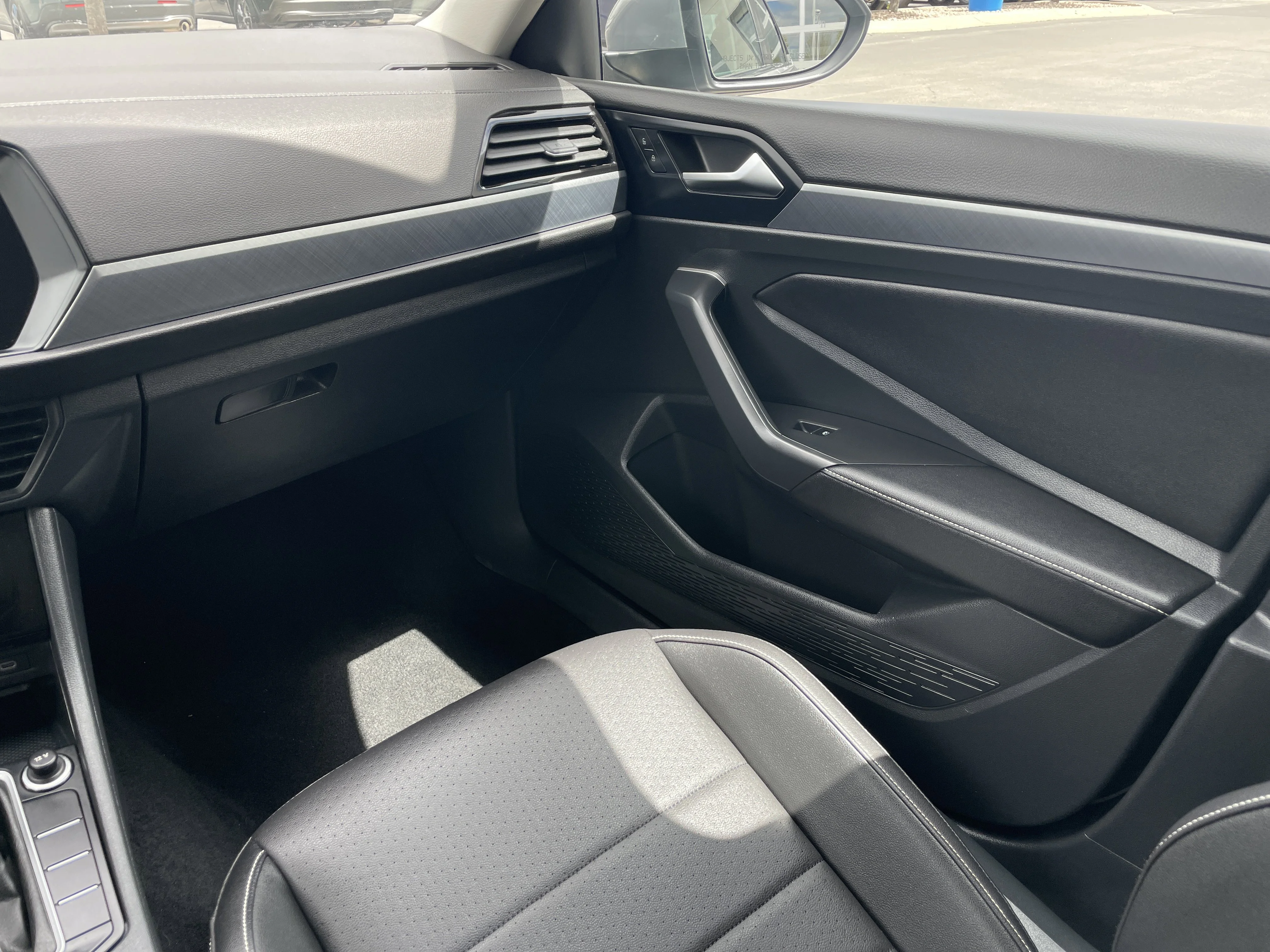 2024 Volkswagen Jetta SE - Photo 14