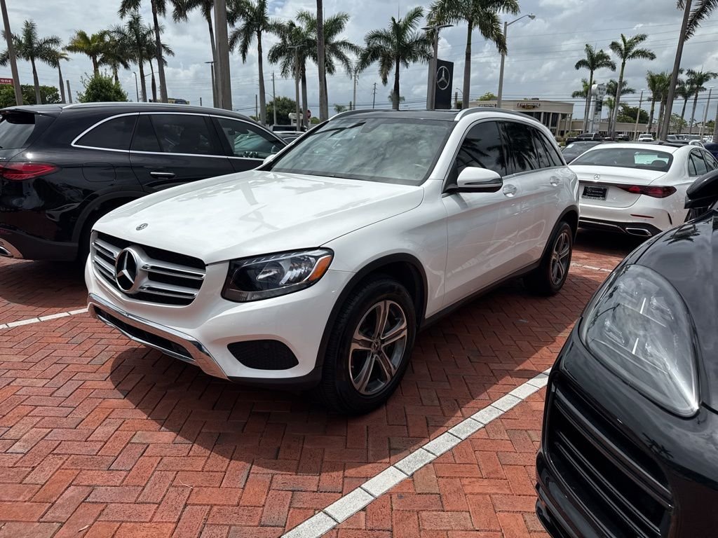 Used 2019 White Mercedes-Benz GLC 300 image 2