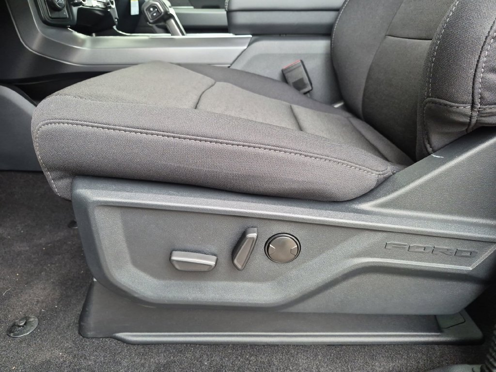 New 2026 Agate Black Metallic Ford XLT image 18
