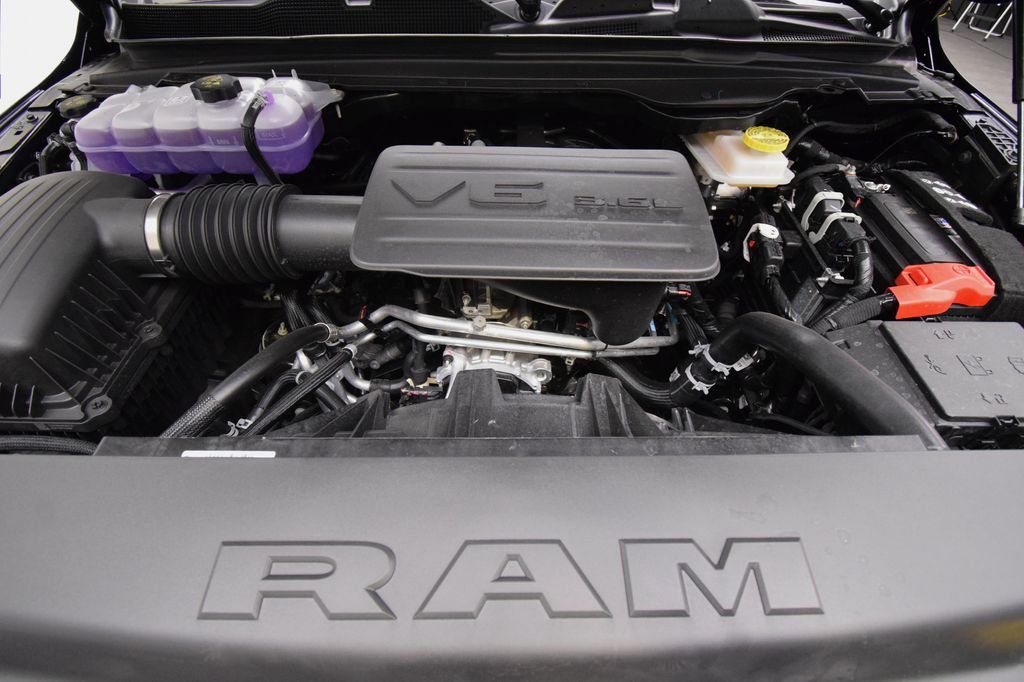 New 2026 Diamond Black Crystal Pearl-Coat Exterior Paint RAM Big Horn/Lone Star image 17