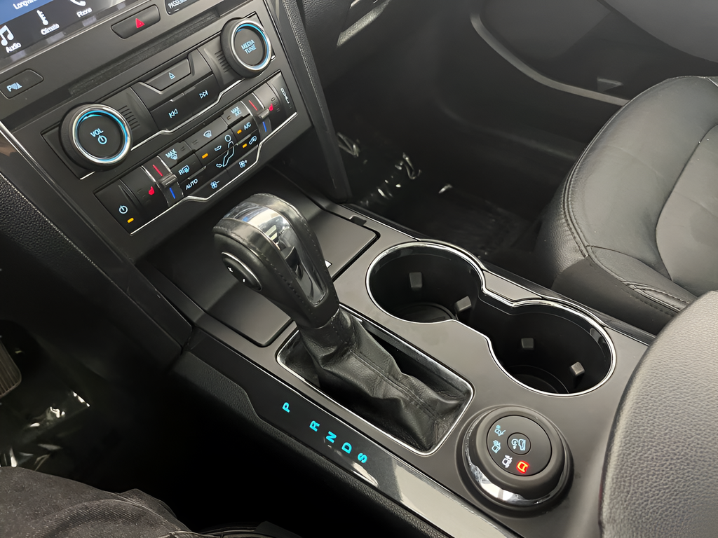 Used 2018 Magnetic Metallic Ford XLT image 24