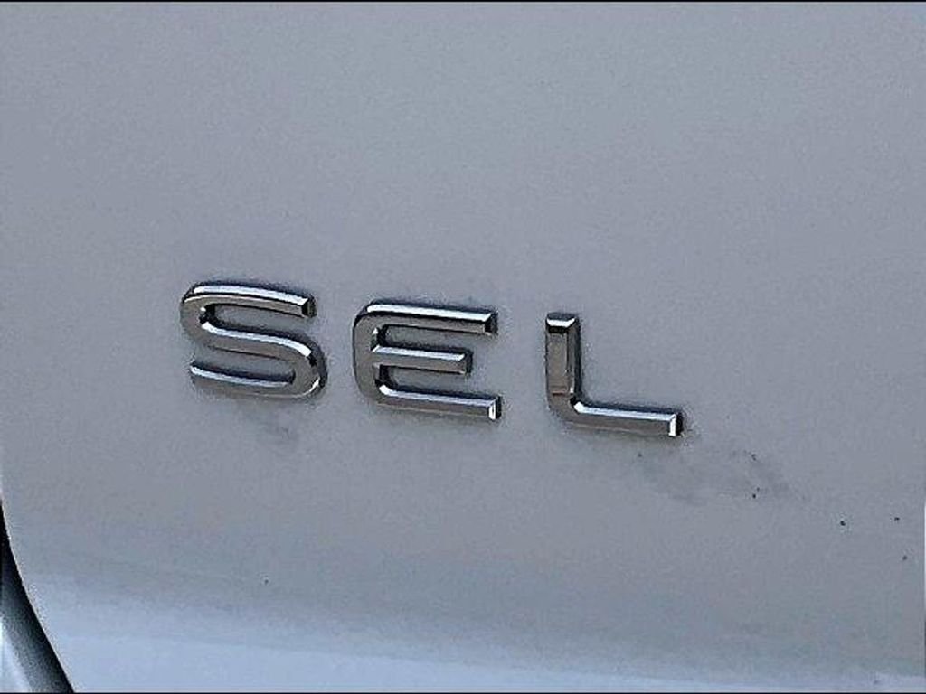 Used 2024 White Volkswagen 2.0T SEL R-Line image 28