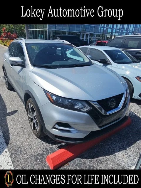 Certified Used 2022 Silver Nissan SL image 1