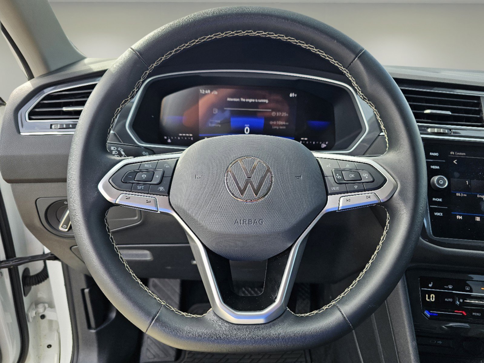 Used 2024 Pure White Volkswagen SE image 16