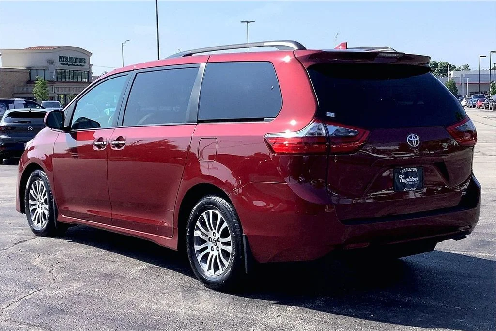Used 2020 Red Toyota XLE image 13