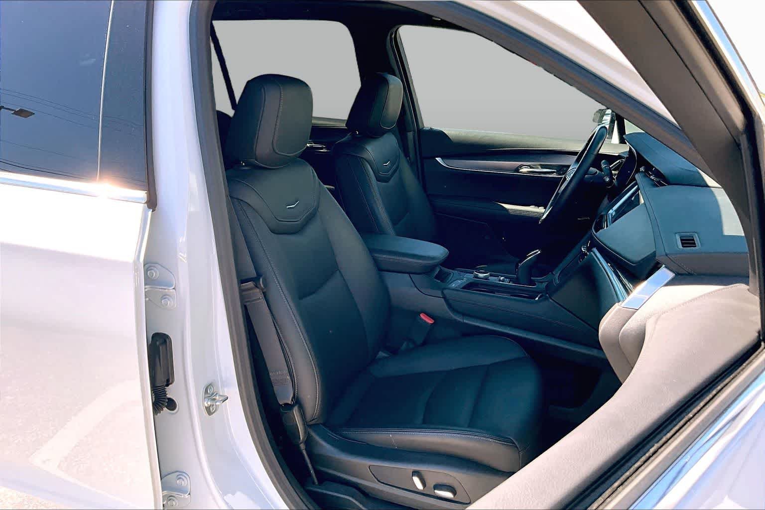 Pre-Owned 2024 Cadillac XT6 FWD Luxury