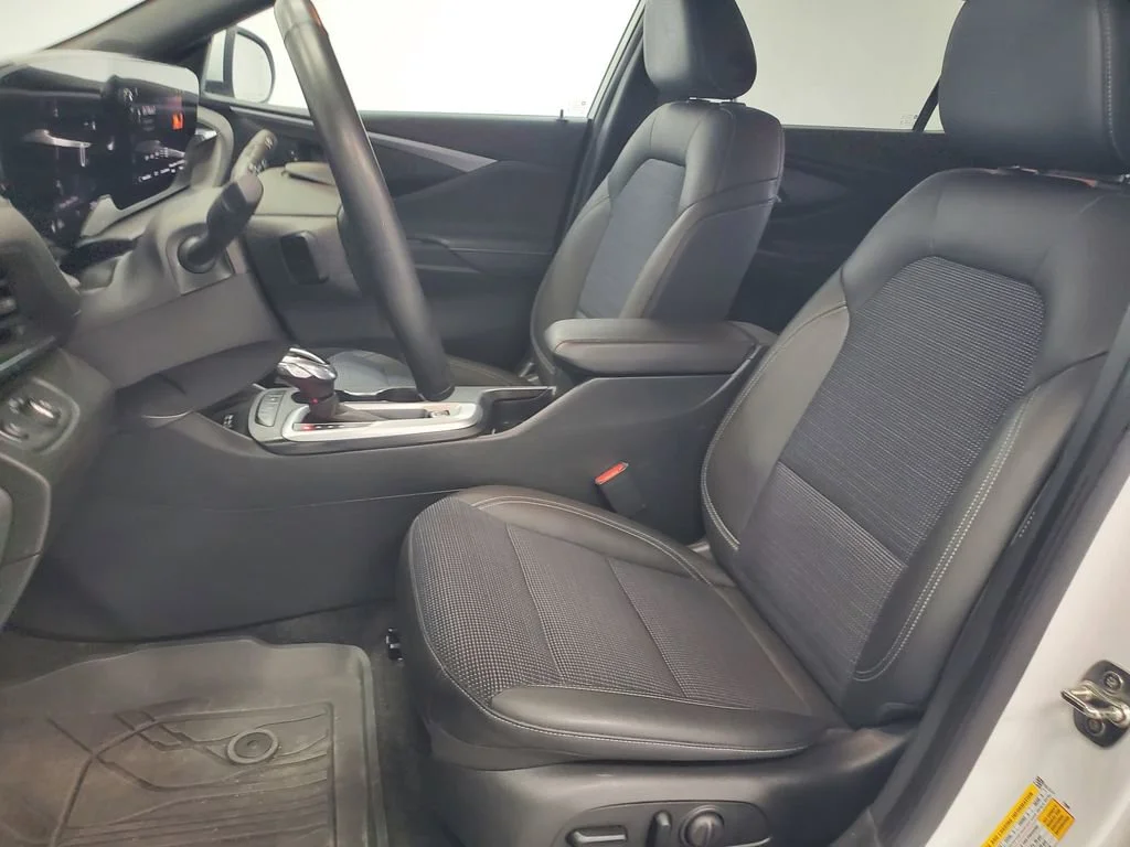Used 2024 Summit White Buick Preferred image 6