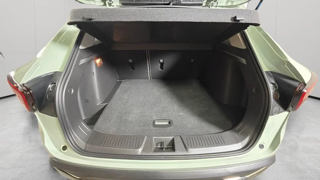 Used 2025 Cacti Green Chevrolet ACTIV image 29
