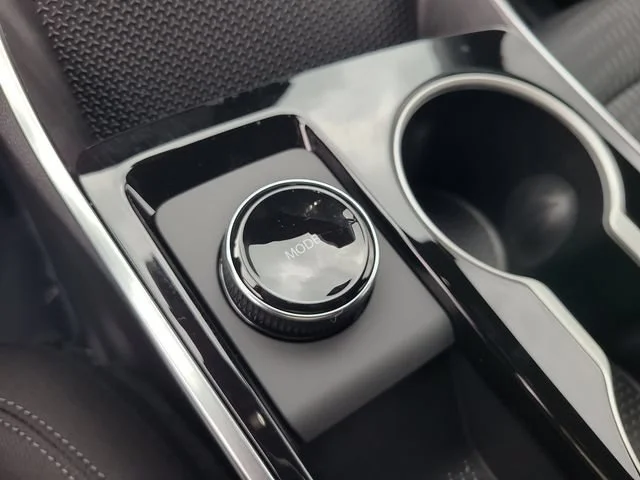 New 2027 Mosaic Black Metallic Chevrolet LT image 33