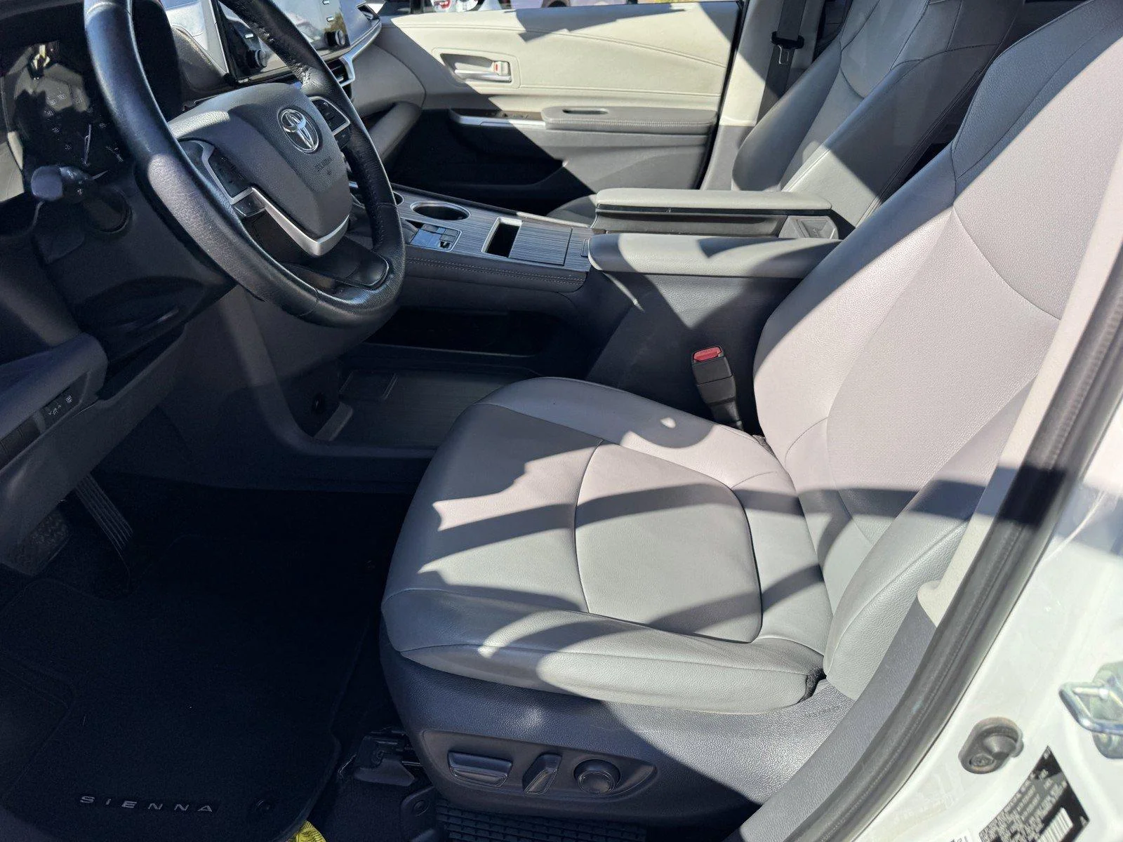 Used 2021 Blizzard Pearl Toyota XLE image 16
