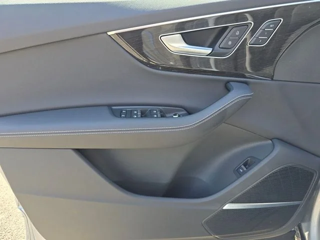 2025 Audi Q7 Premium Plus - Photo 8
