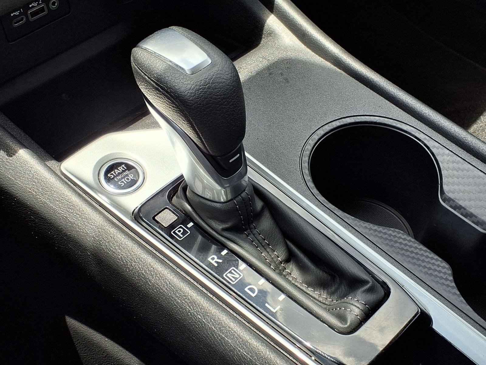 Used 2025 Glacier White Nissan SV image 18