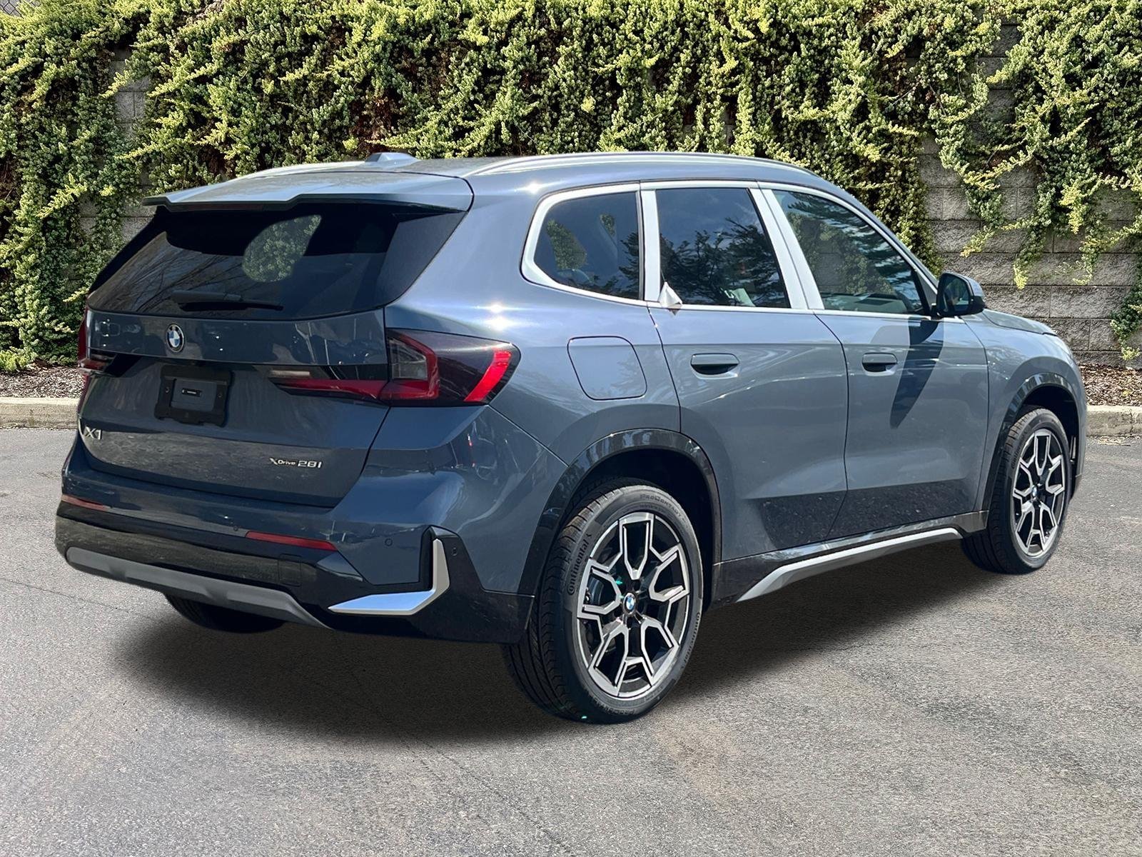 New 2026 Storm Bay Metallic BMW xDrive28i image 2
