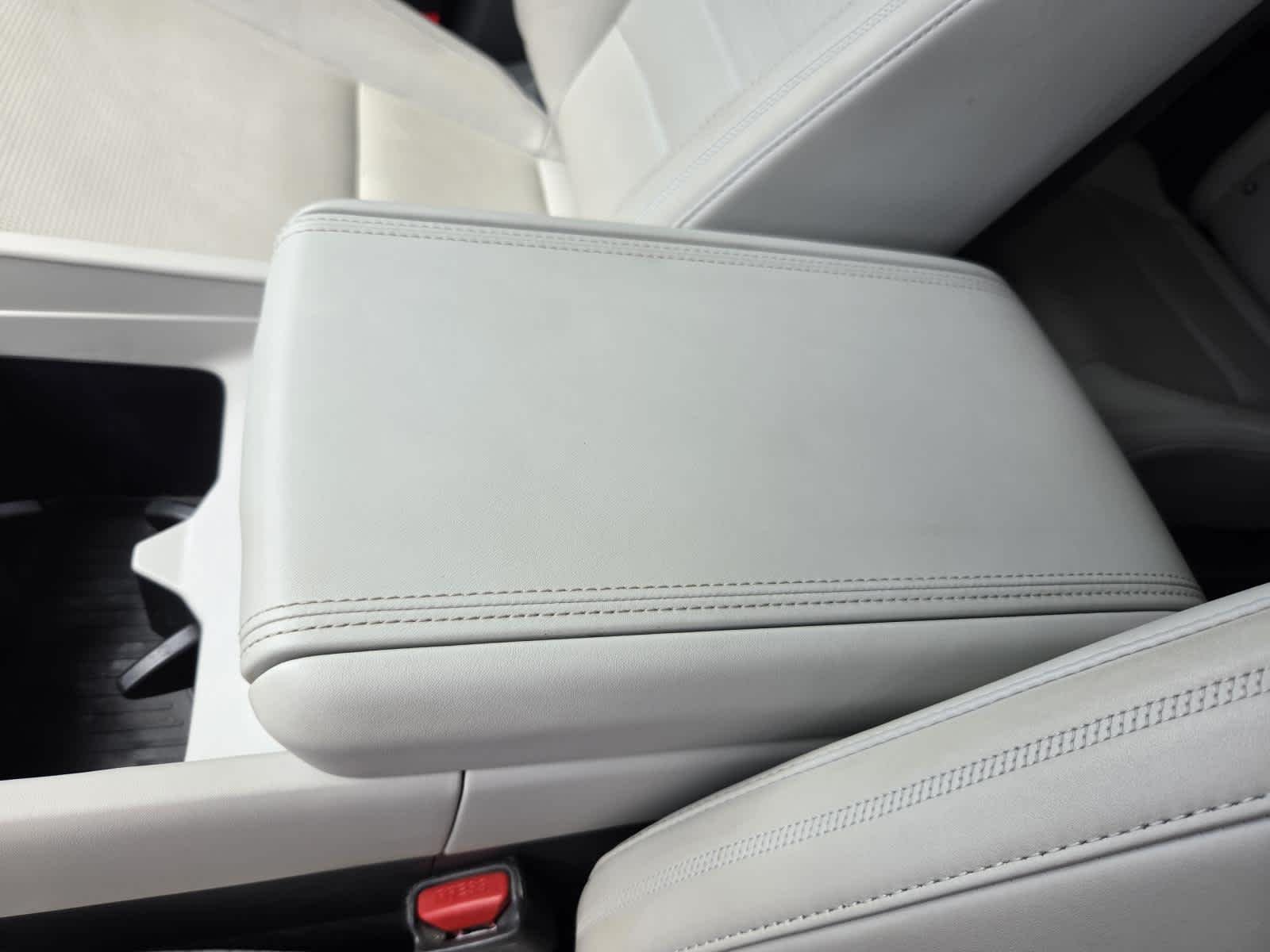 Used 2024 Serenity White Hyundai Calligraphy image 25