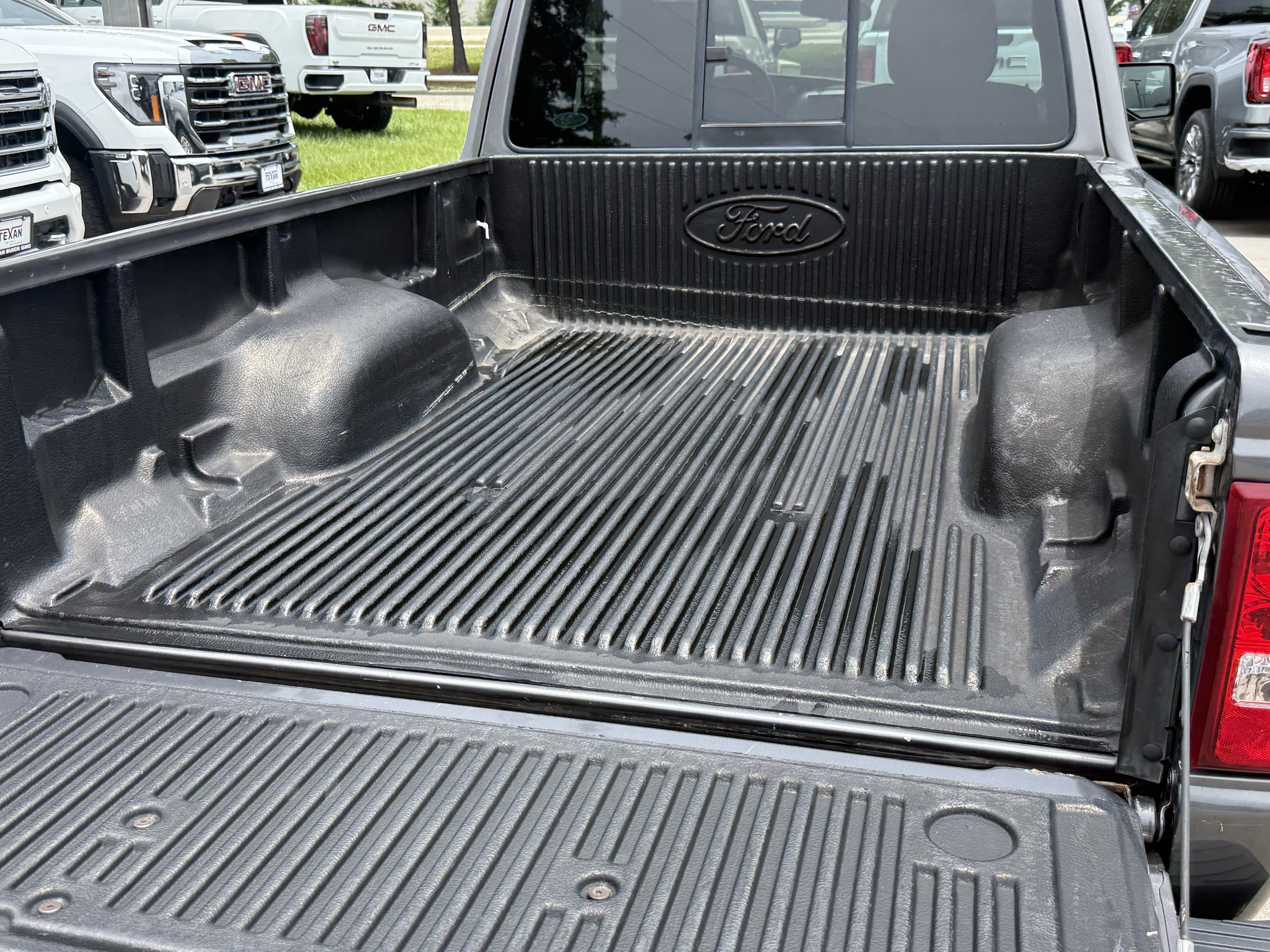 Used 2011 Dark Shadow Gray Metallic Ford XLT image 27