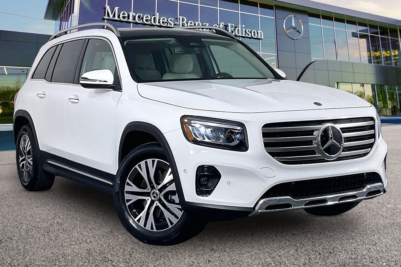 New 2026 Polar White Mercedes-Benz GLB 250 image 14
