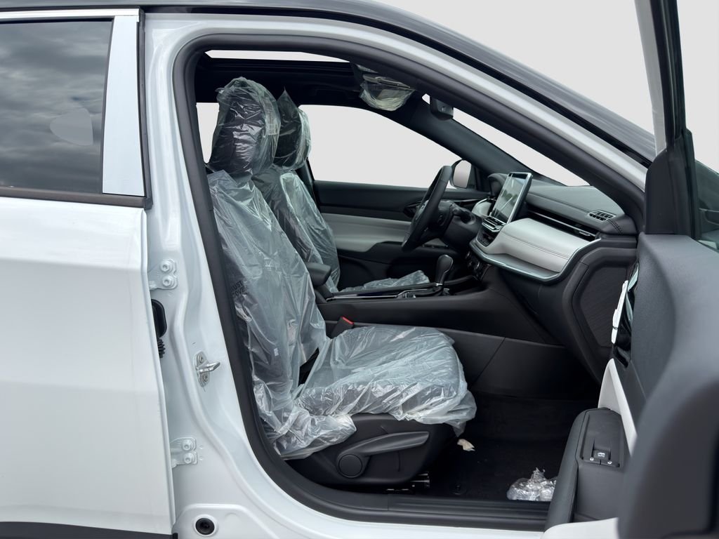 New 2026 Bright White Clear-Coat Exterior Paint Jeep Limited image 24