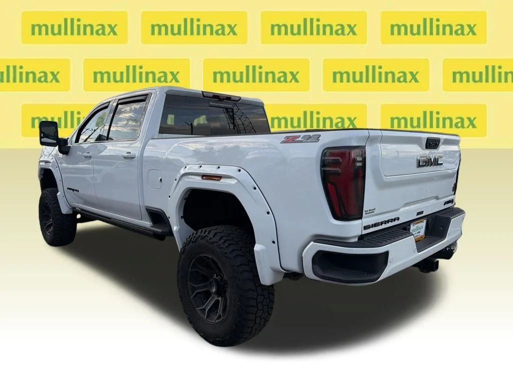 Used 2025 White GMC AT4 image 8