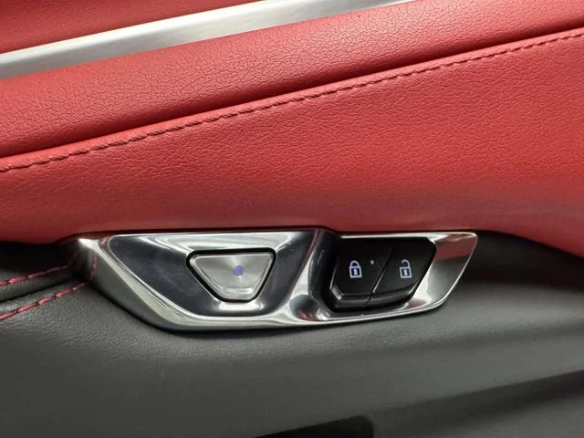 Used 2020 White Chevrolet Stingray image 21
