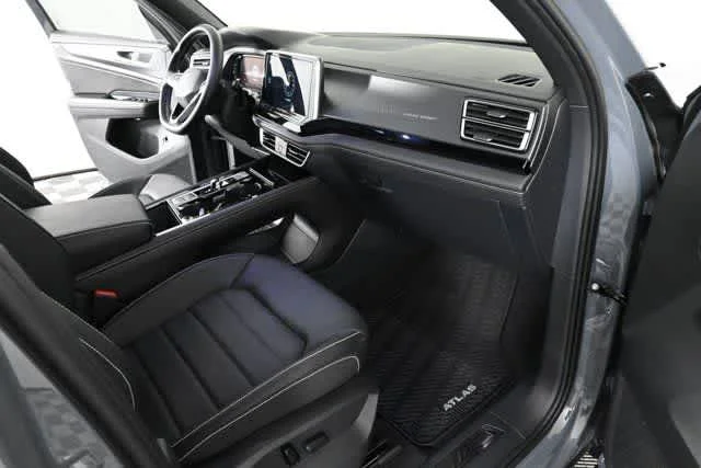 New 2026 Pure Gray Volkswagen 2.0T SEL image 21
