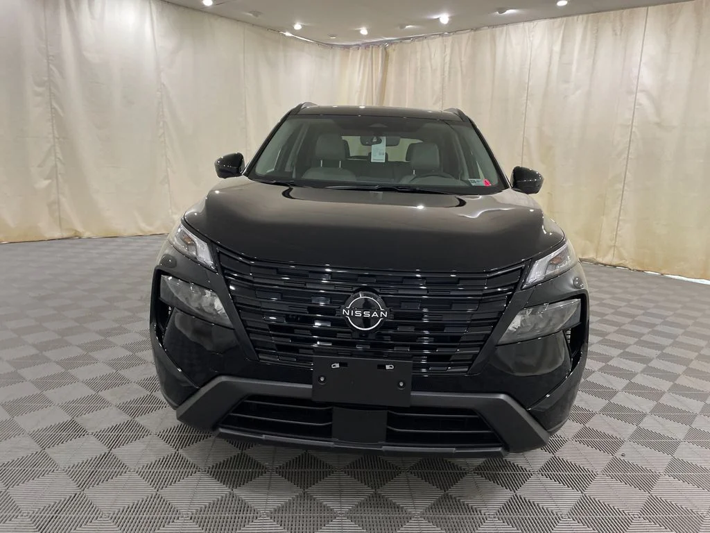 2026 Nissan Rogue Dark Armor - Photo 2