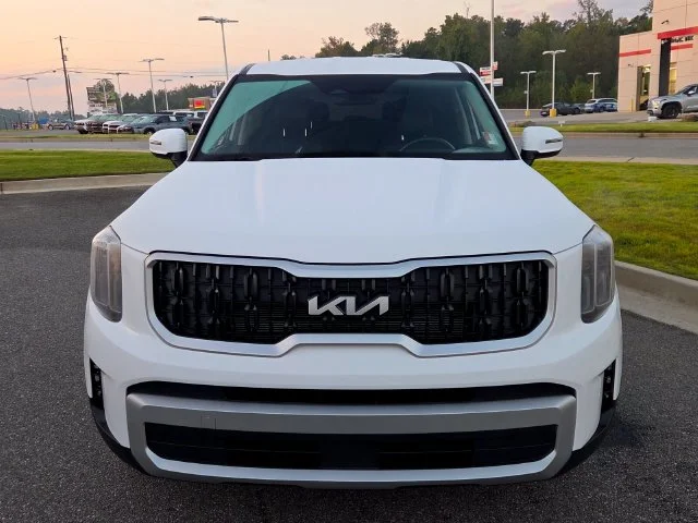 Used 2025 White Kia LX image 2