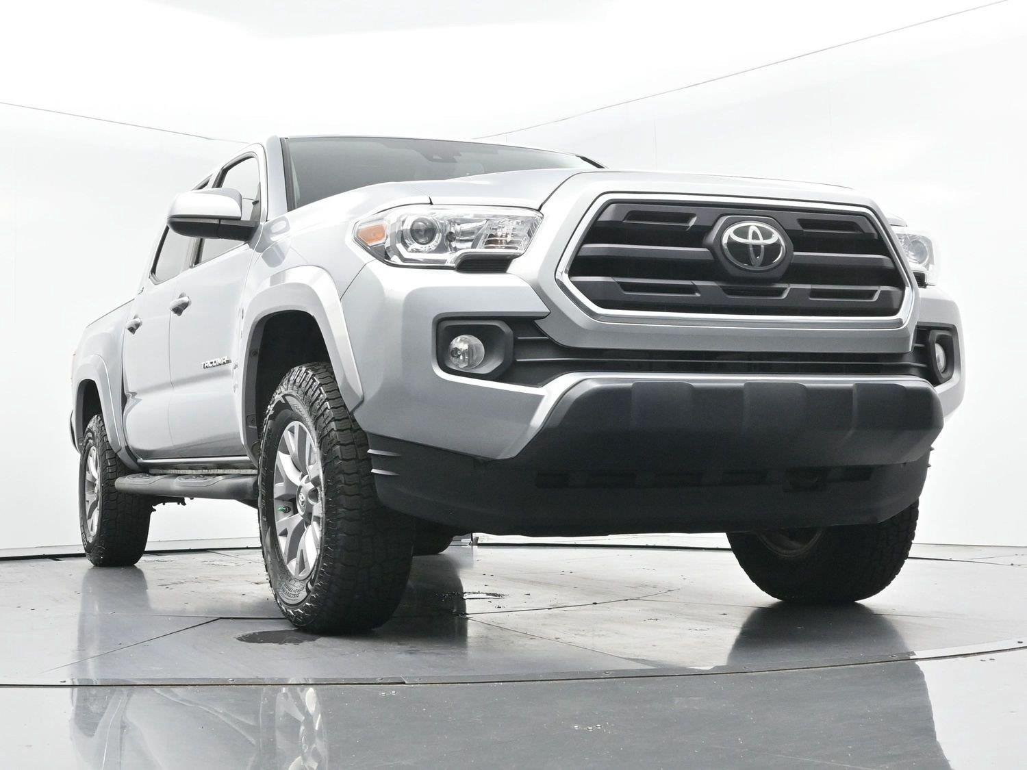 Used 2019 Silver Sky Metallic Toyota SR image 38