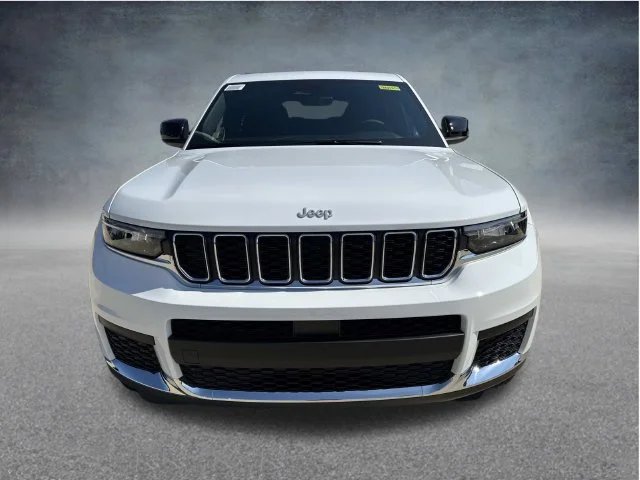 New 2026 Bright White Clear-Coat Exterior Paint Jeep Laredo X image 2