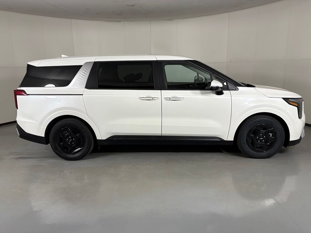 Used 2025 White Kia LXS image 9