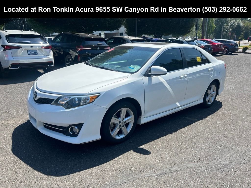 Used 2013 Super White Toyota SE image 8
