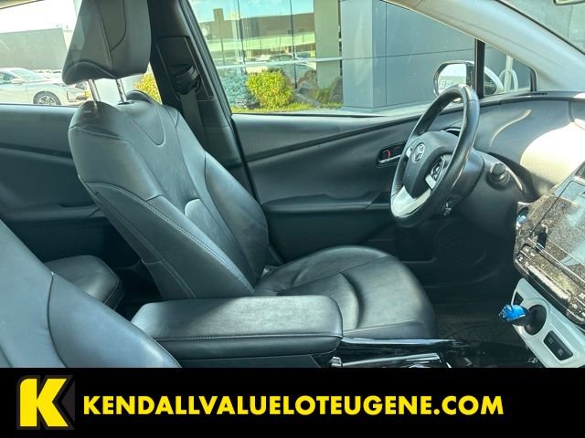 Used 2018 White Toyota Three Touring image 11