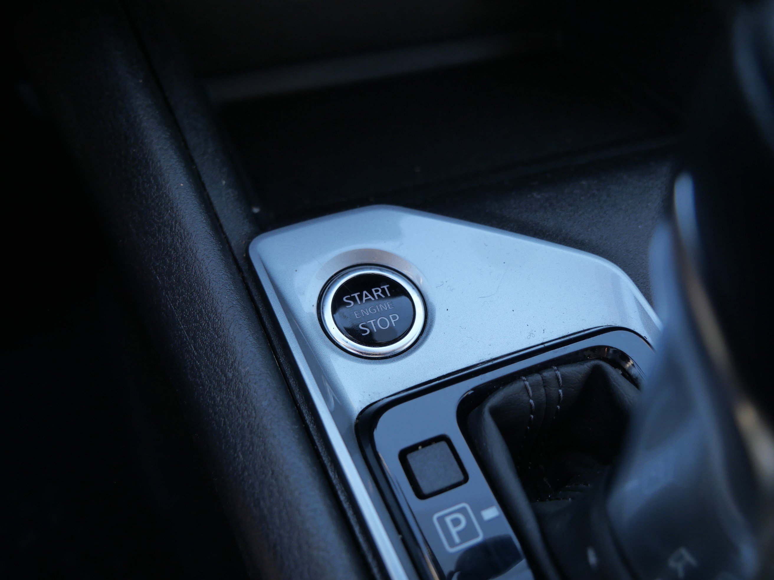 Used 2025 Gun Metallic Nissan SV image 31