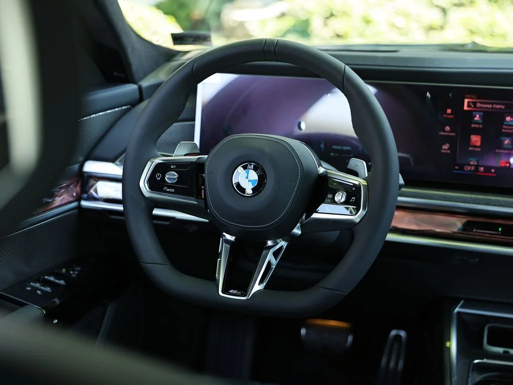 New 2026 Black Sapphire Metallic BMW 760i xDrive image 31