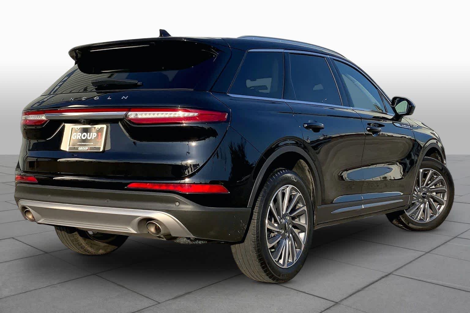Used 2023 Infinite Black Clearcoat Metallic Lincoln Reserve image 13