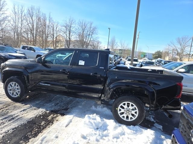 2026 Toyota Tacoma SR5 - Photo 9