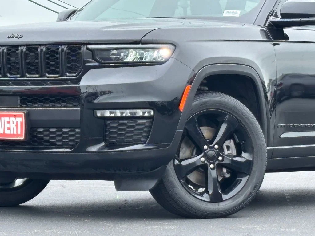 Used 2024 Black Jeep Limited image 2