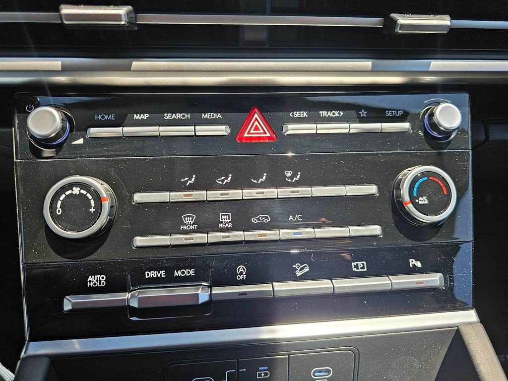 New 2026 White Hyundai SE image 32