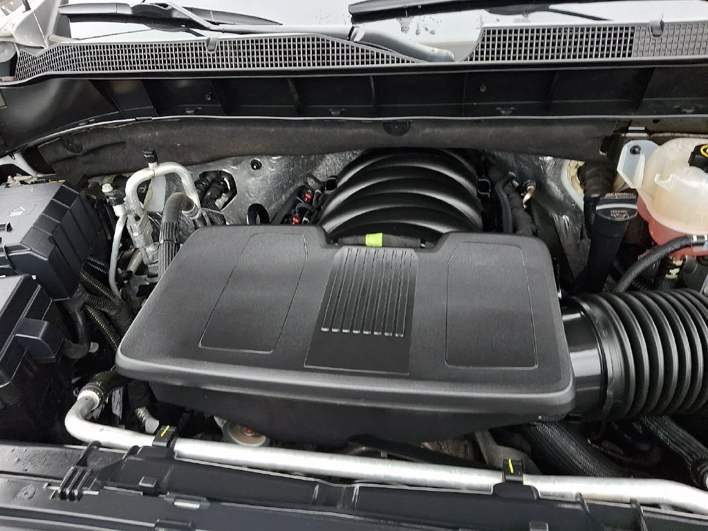 Used 2024 Summit White Chevrolet LT image 30
