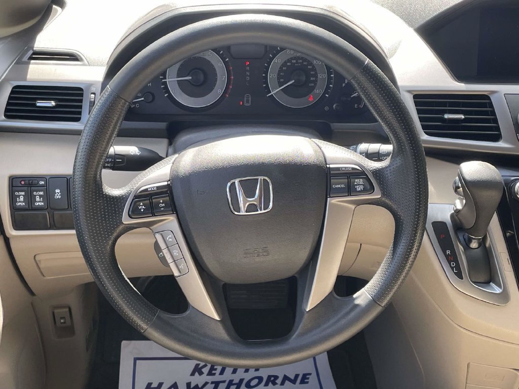 Used 2016 White Honda SE image 17
